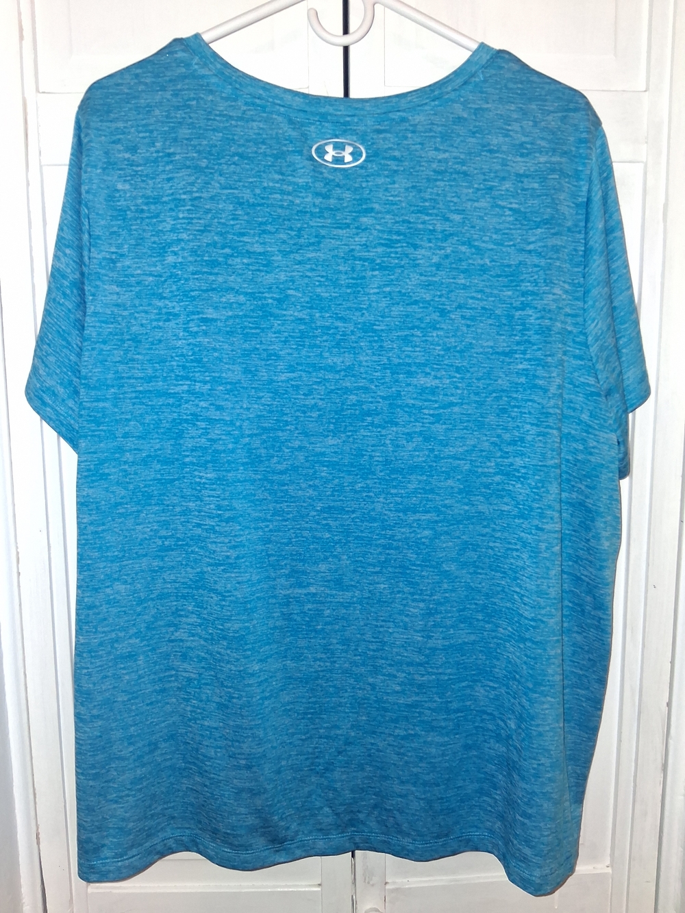 Under Armour Women’s Blue V-Neck Loose Fit Heatgear Performance Shirt - Picture 7 of 10